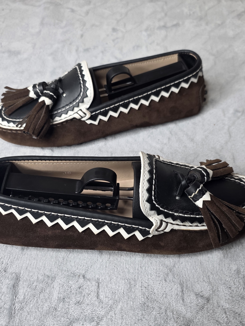 Tod's Brown Suede Loafers with Black Trim And Tassels. Womens Sz 36 ( US 6 ) - Picture 6 of 8